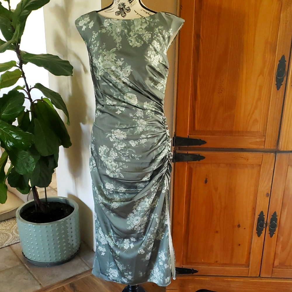 AW Bridal Dress, Brand New ,size 8